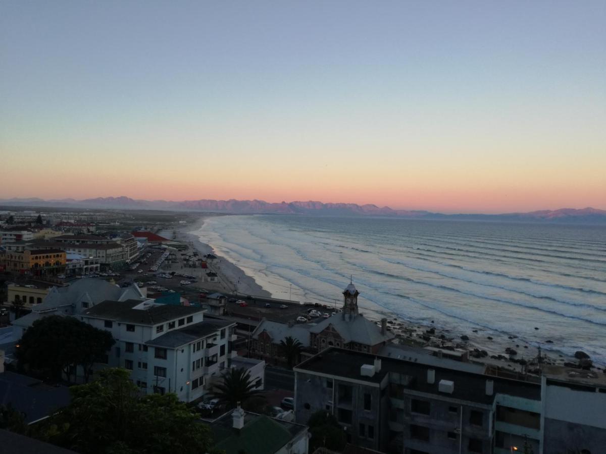 Seaview Apartment In Muizenberg Εξωτερικό φωτογραφία