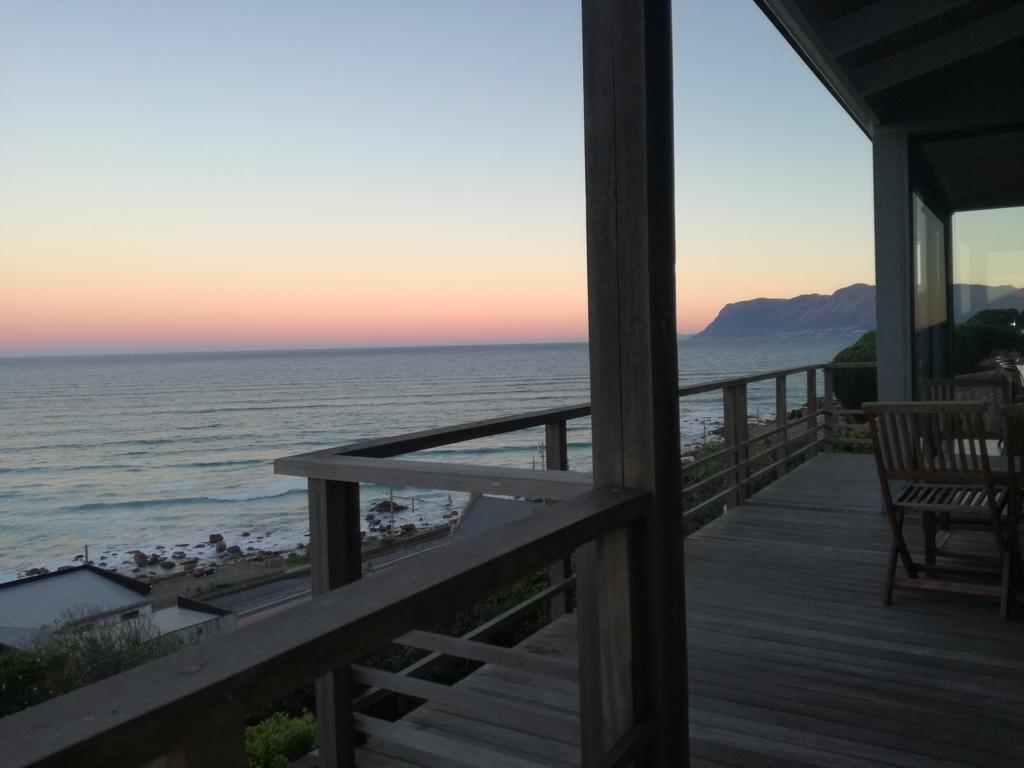 Seaview Apartment In Muizenberg Εξωτερικό φωτογραφία